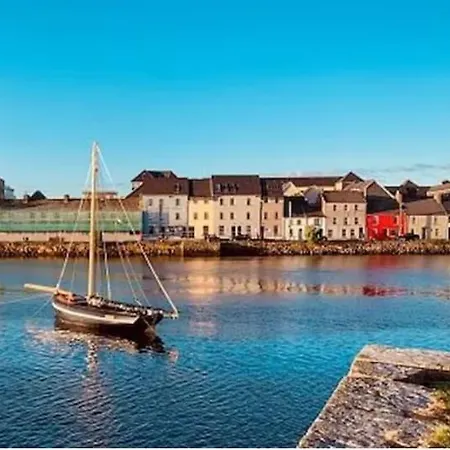 Harbour View - Two Bed With Parking *