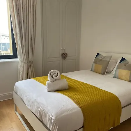 Harbour View - Two Bed With Parking