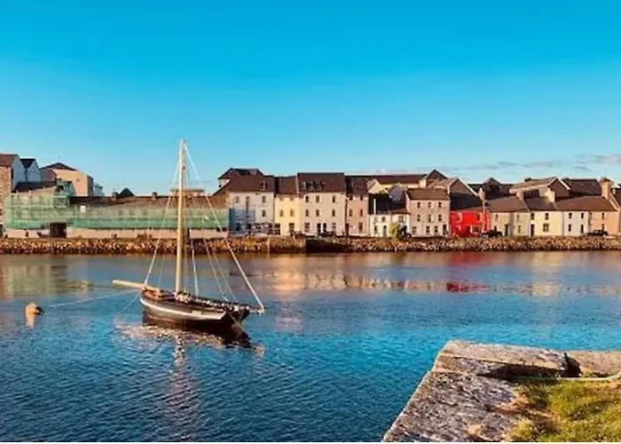 Harbour View - Two Bed With Parking *