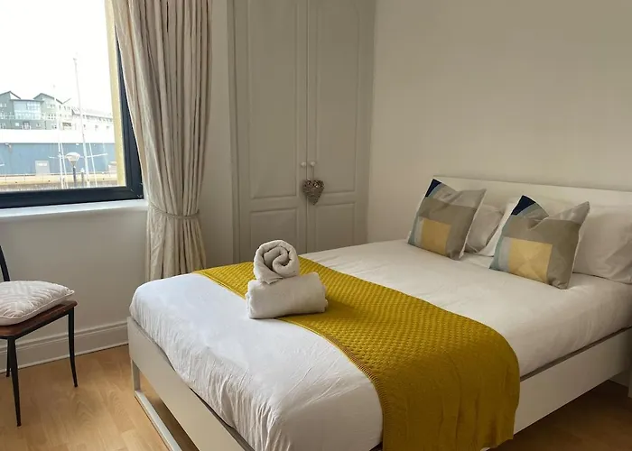 Harbour View - Two Bed With Parking